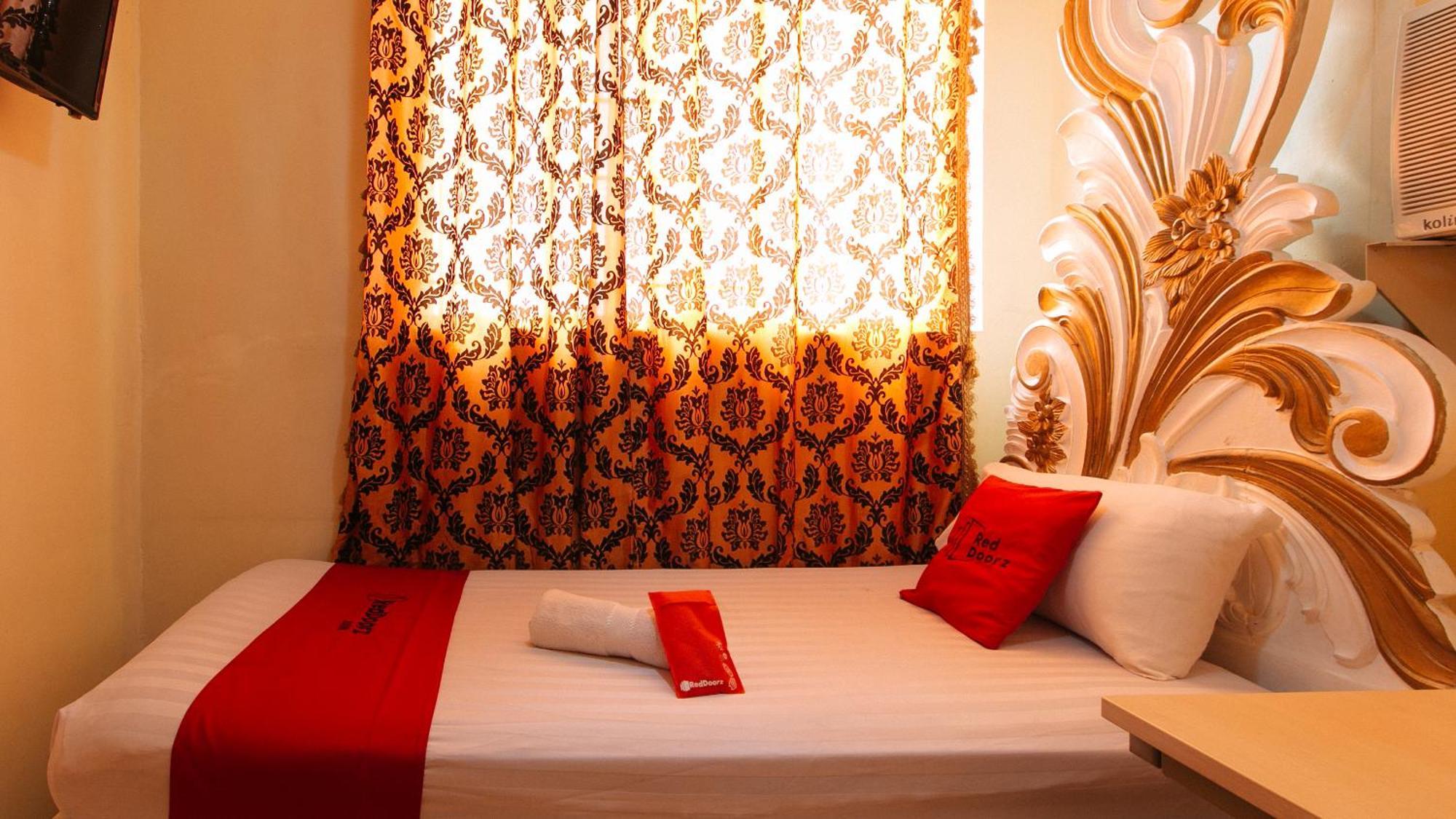 Reddoorz At Manila Venetian Hotel Exterior photo